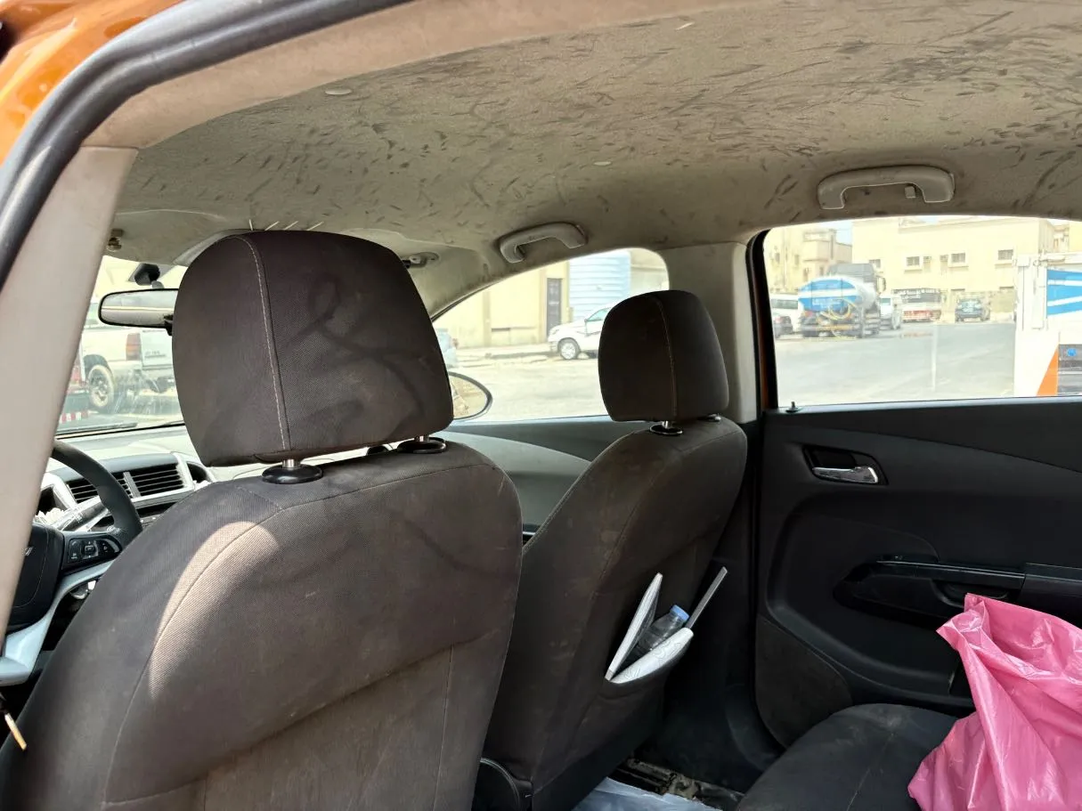 Car image 17