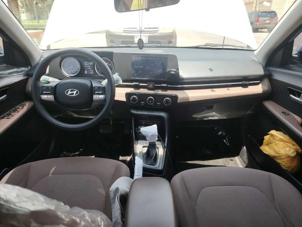 Car image 19