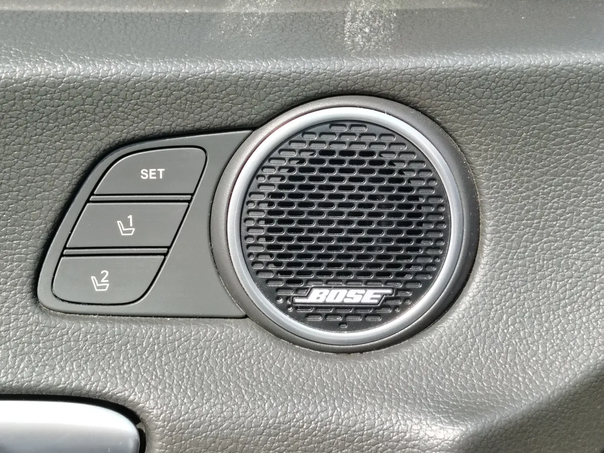 Car image 28