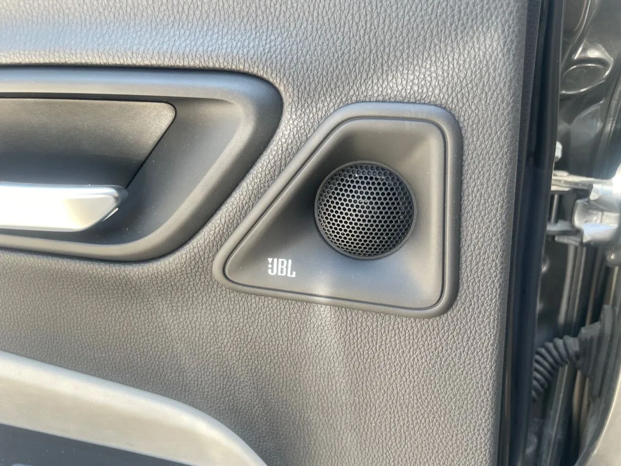 Car image 22
