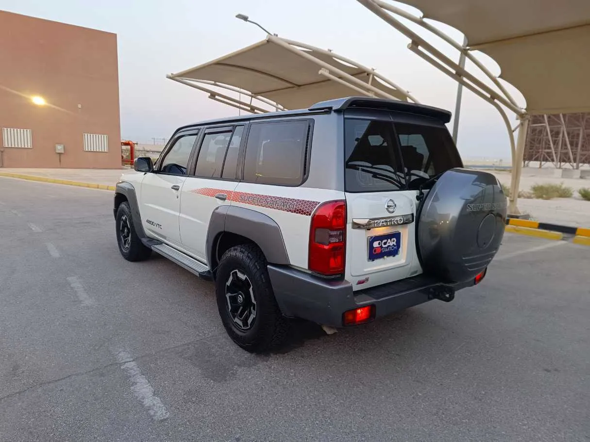 Car image 7
