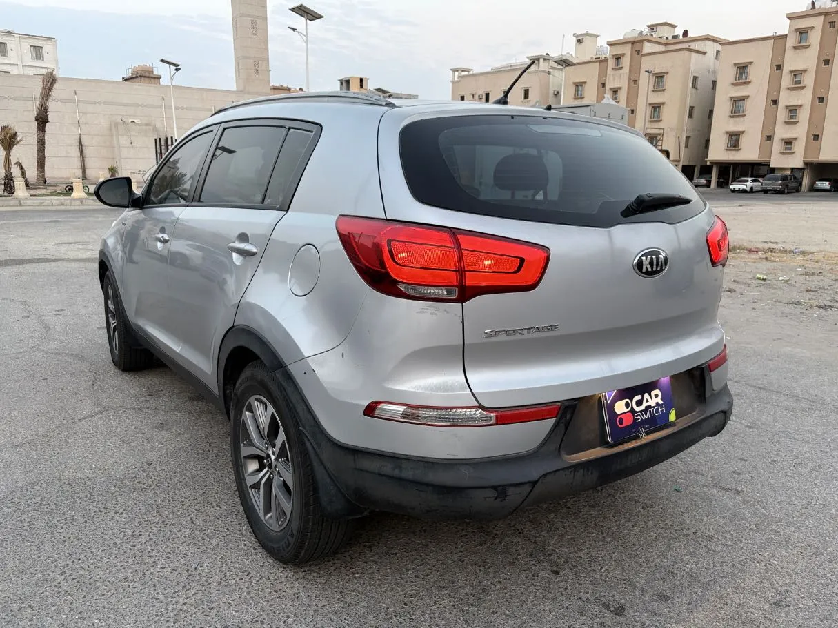 Car image 7