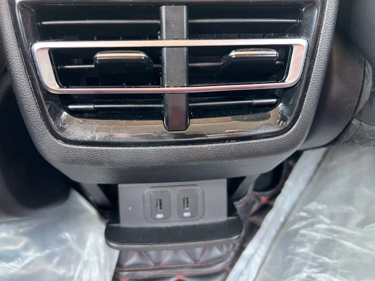 Car image 24