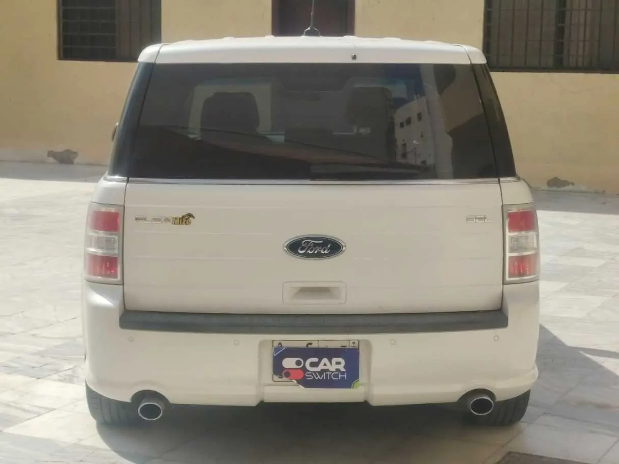 Car image 6