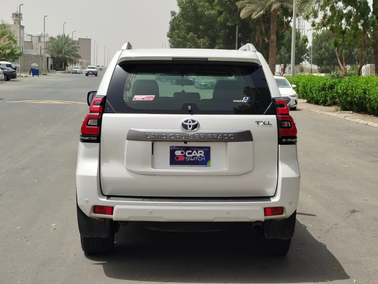 Car image 6