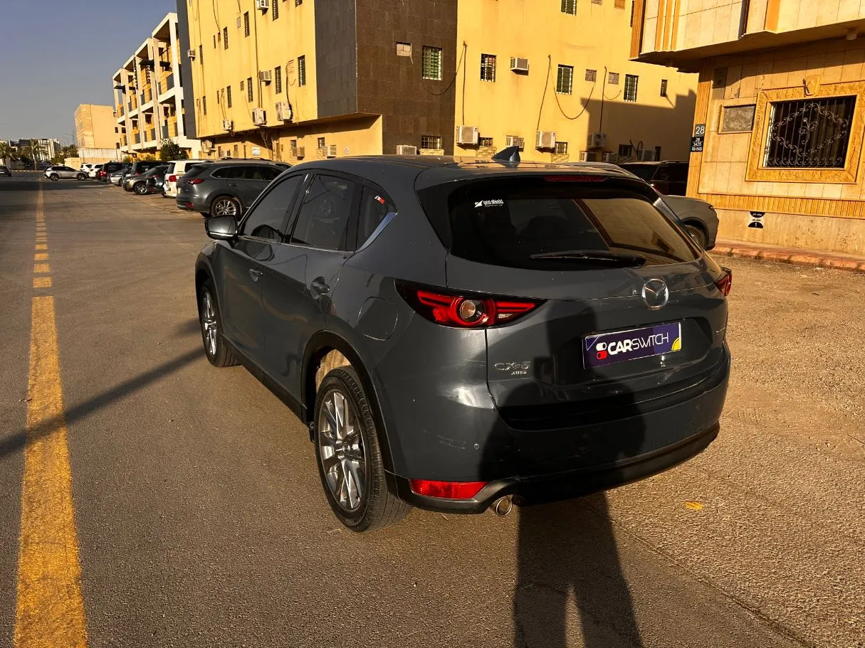 Car image 7