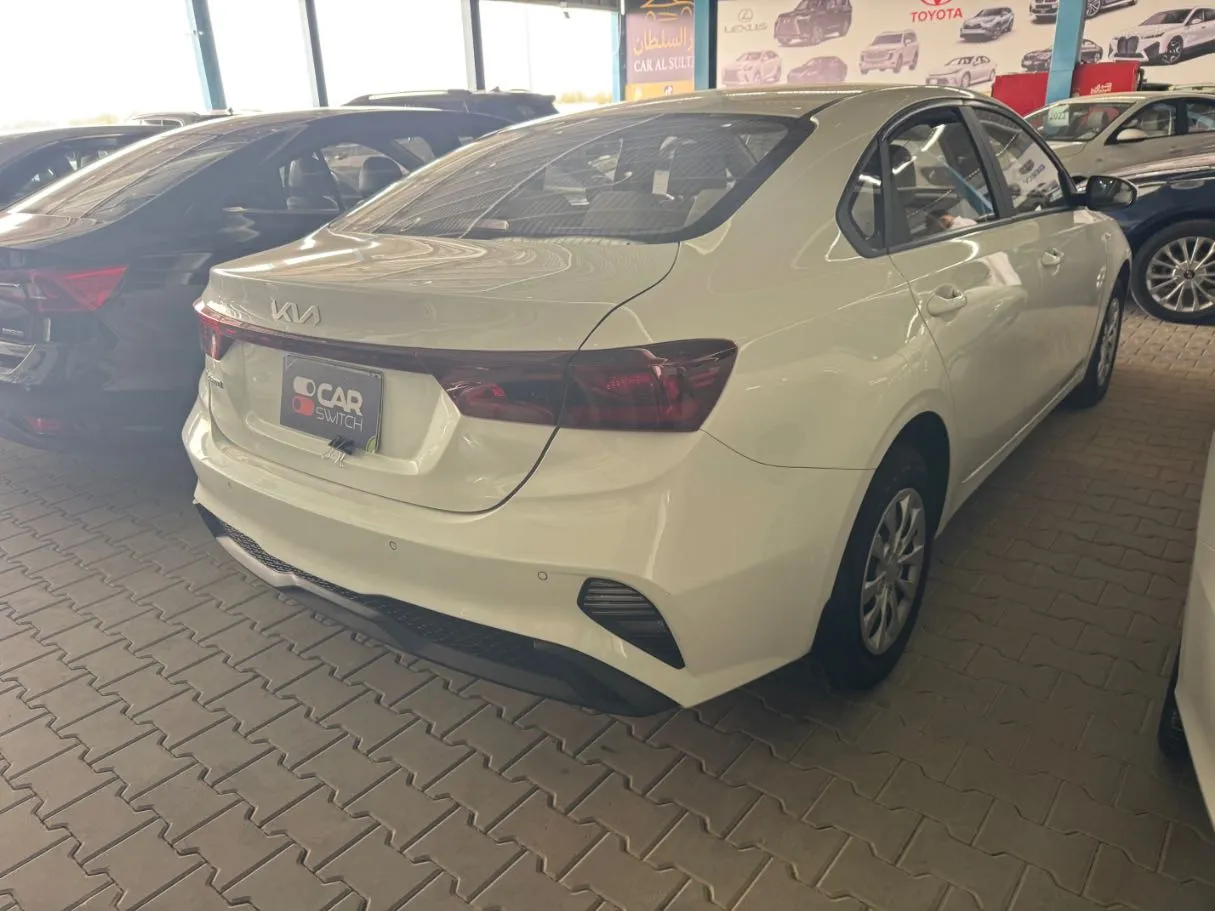 Car image 4