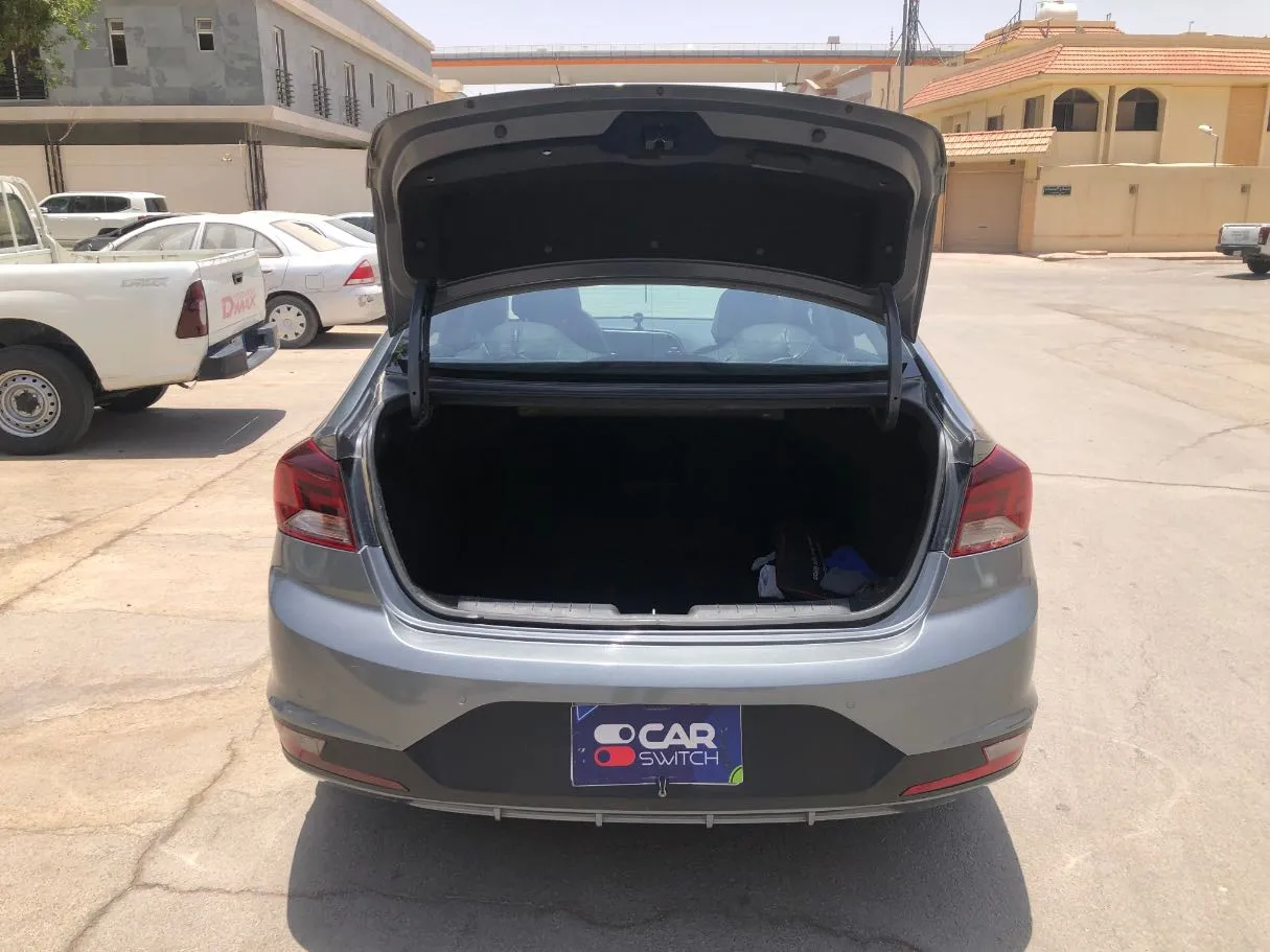 Car image 20