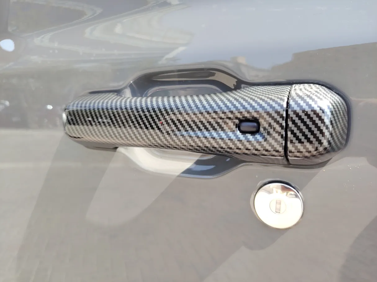 Car image 32
