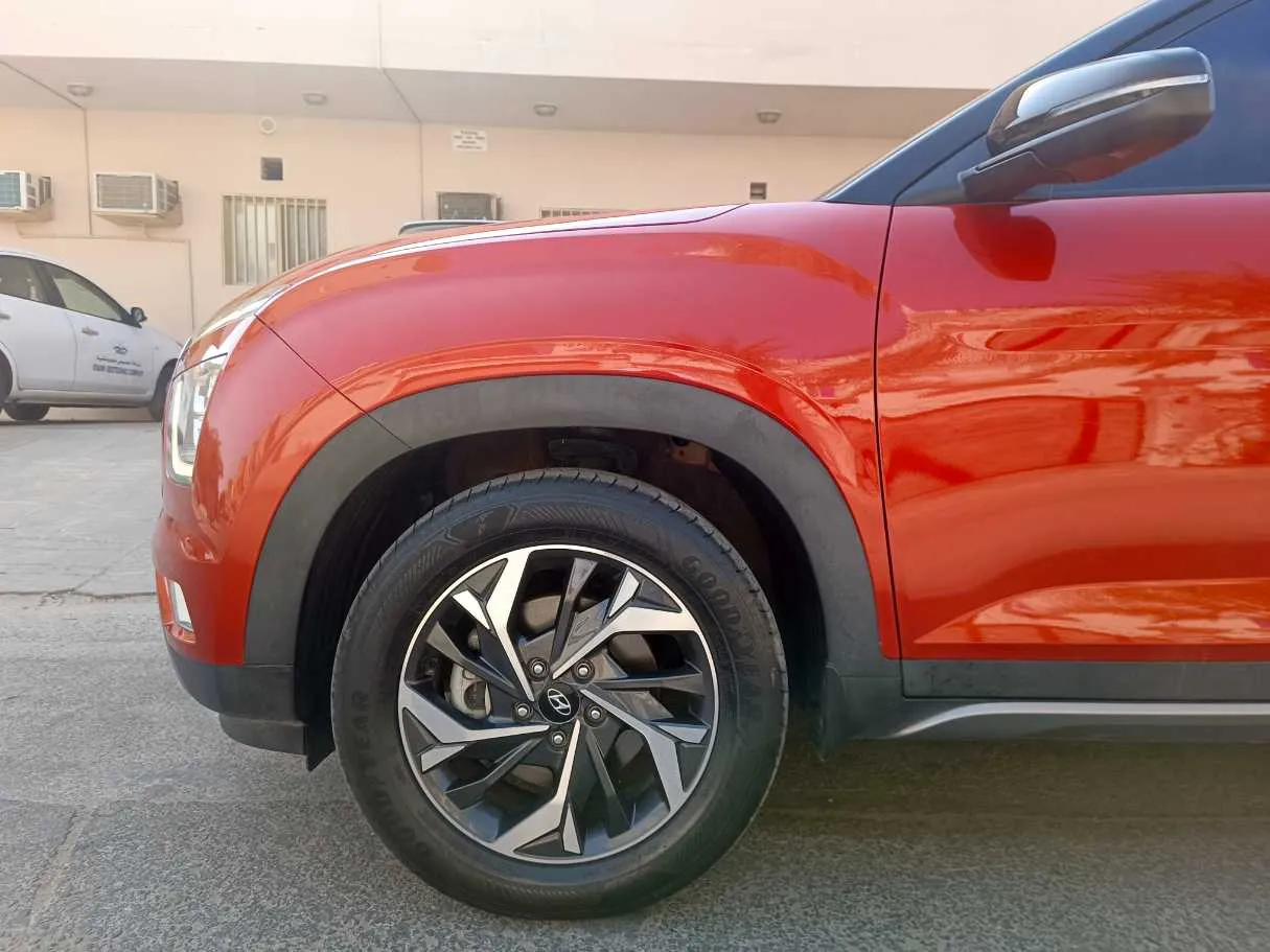 Car image 9