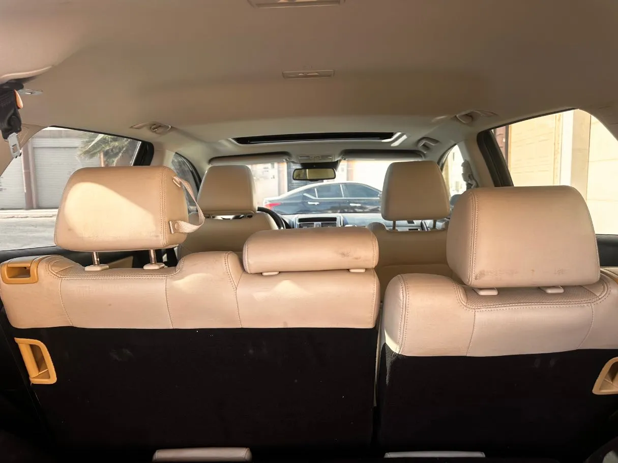 Car image 23