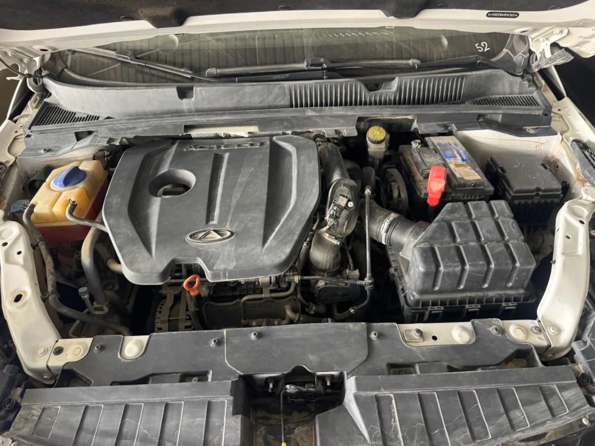 Car image 18