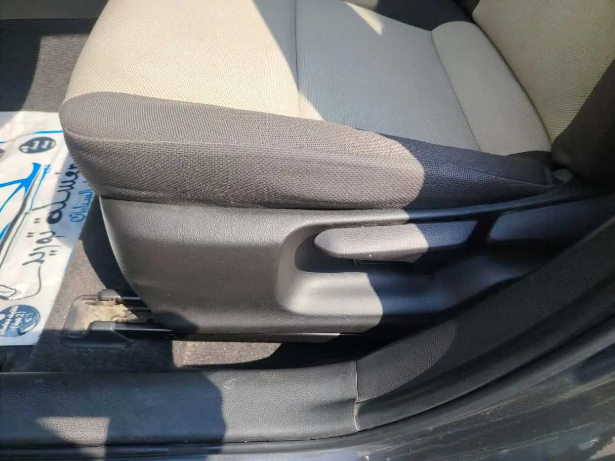 Car image 32