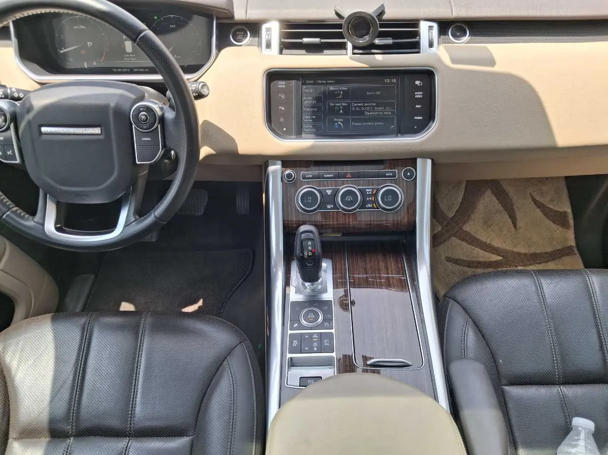 Car image 18