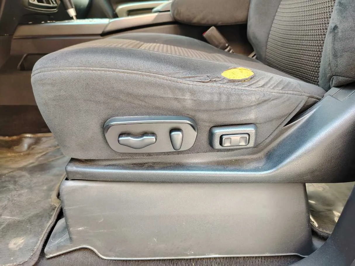 Car image 37