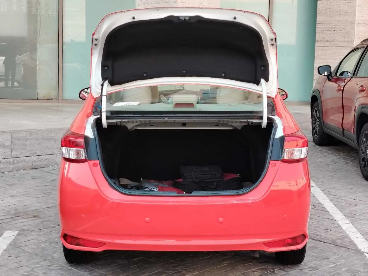 Car image 24