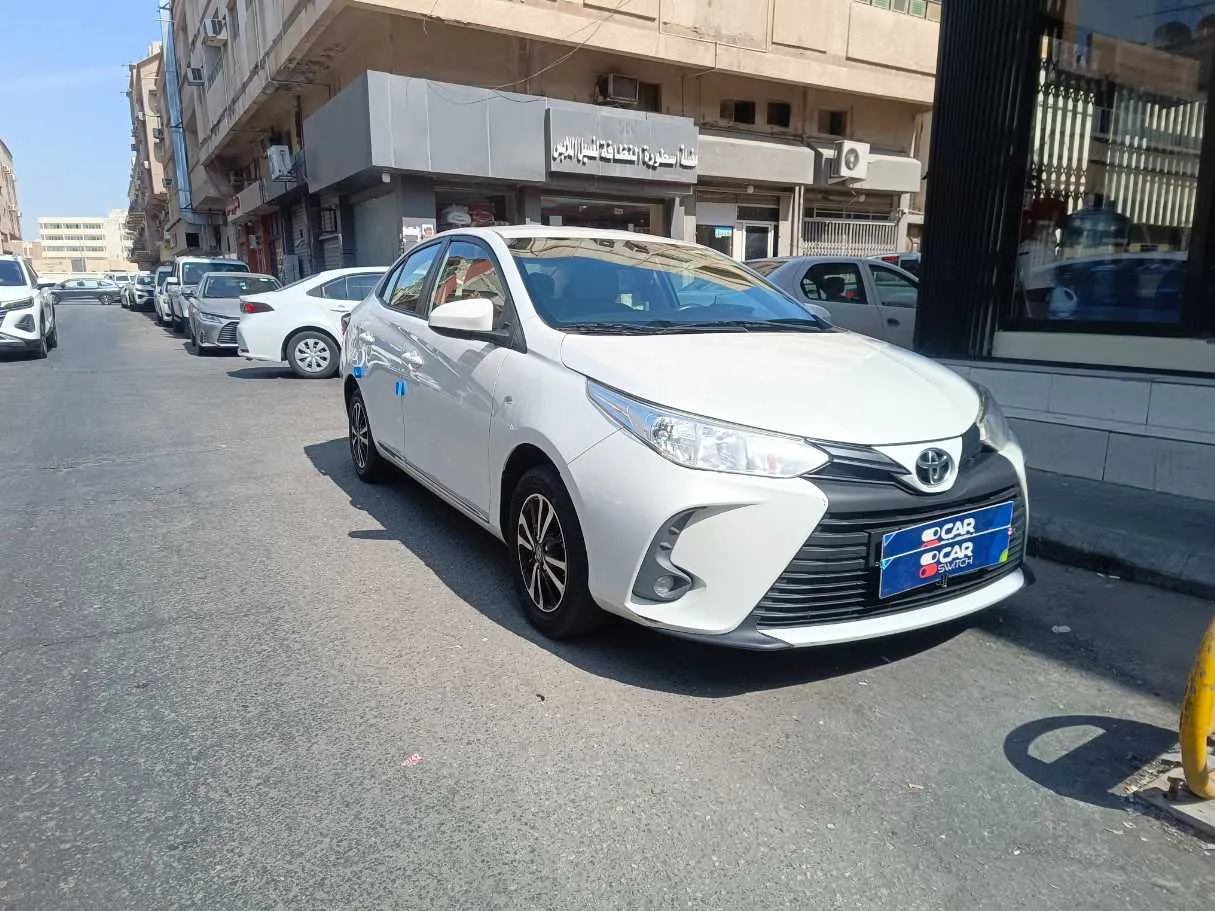 Car image 3