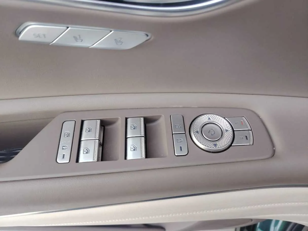 Car image 42