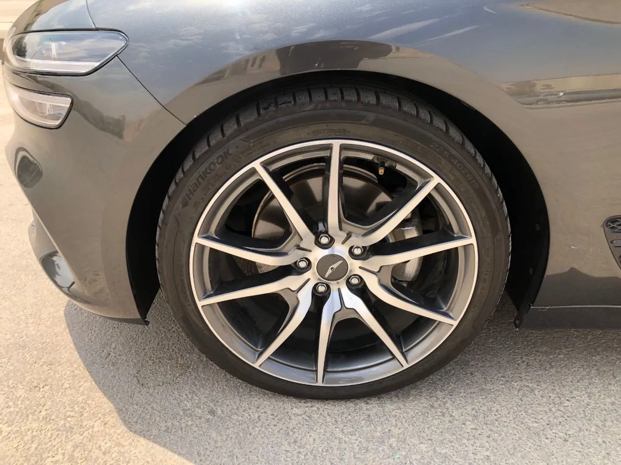 Car image 10