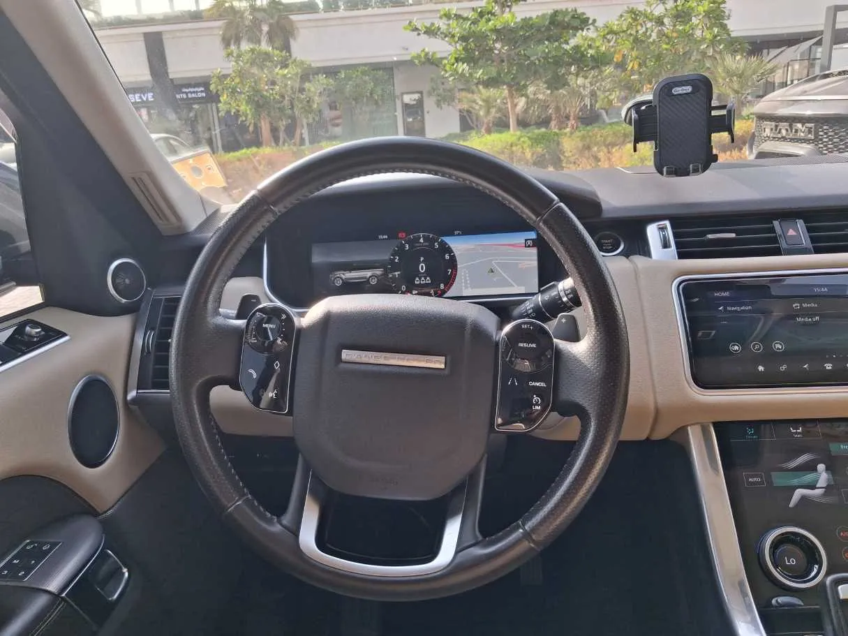 Car image 17