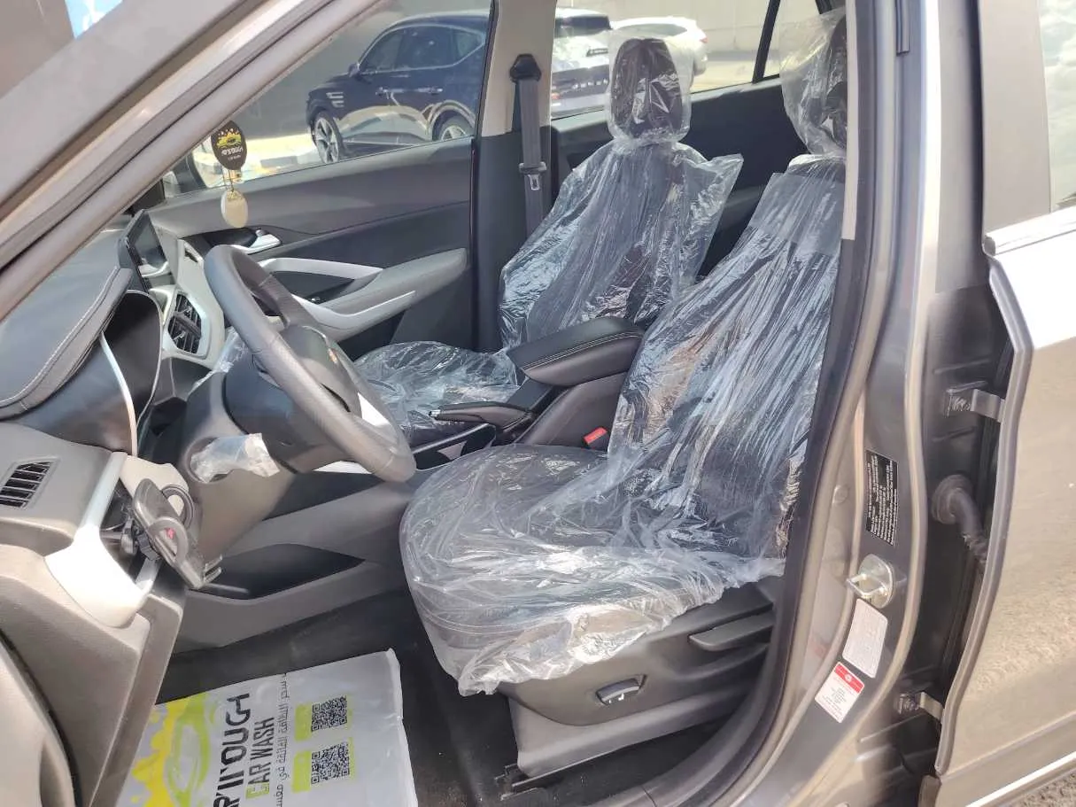 Car image 11