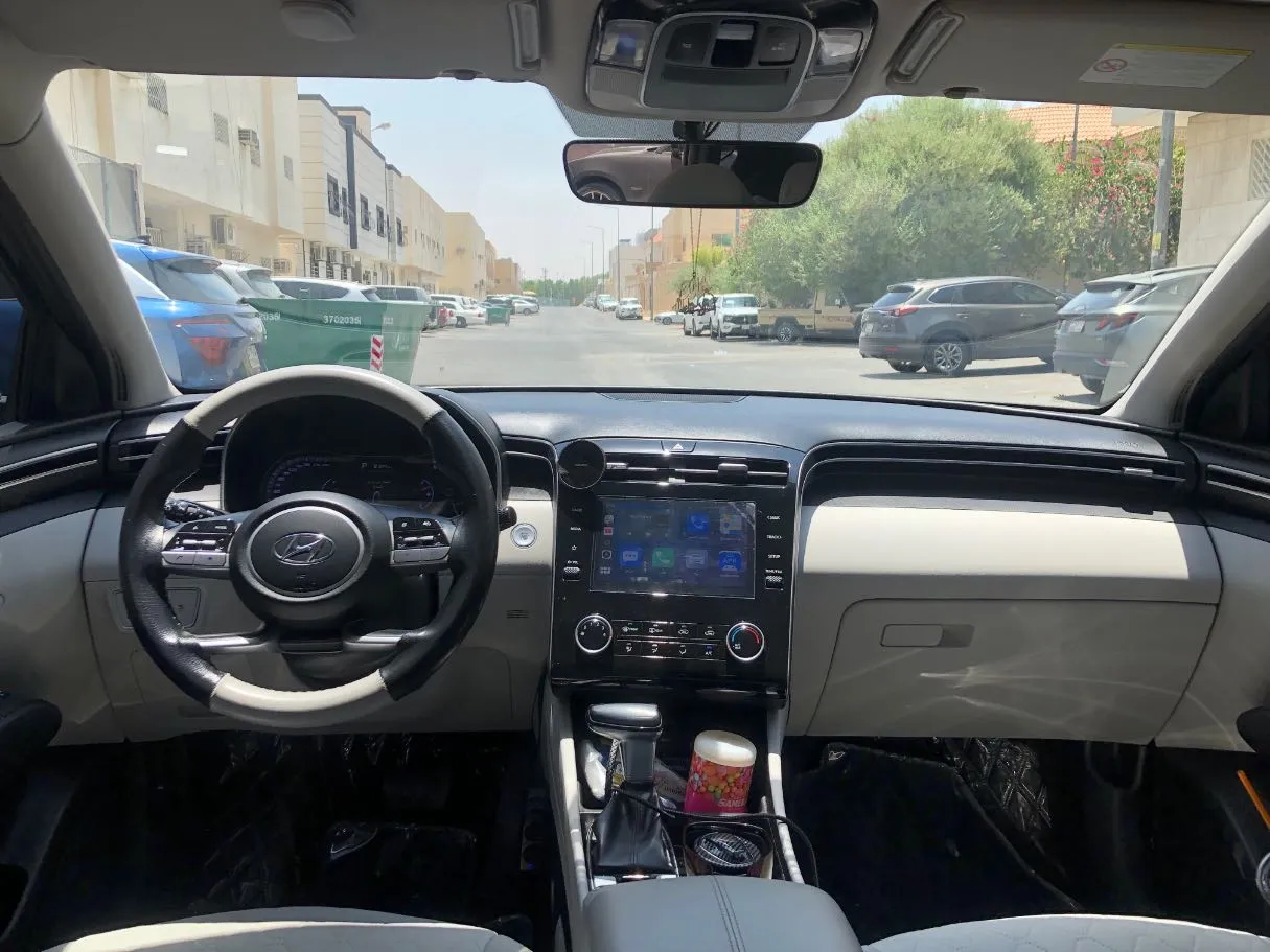 Car image 17