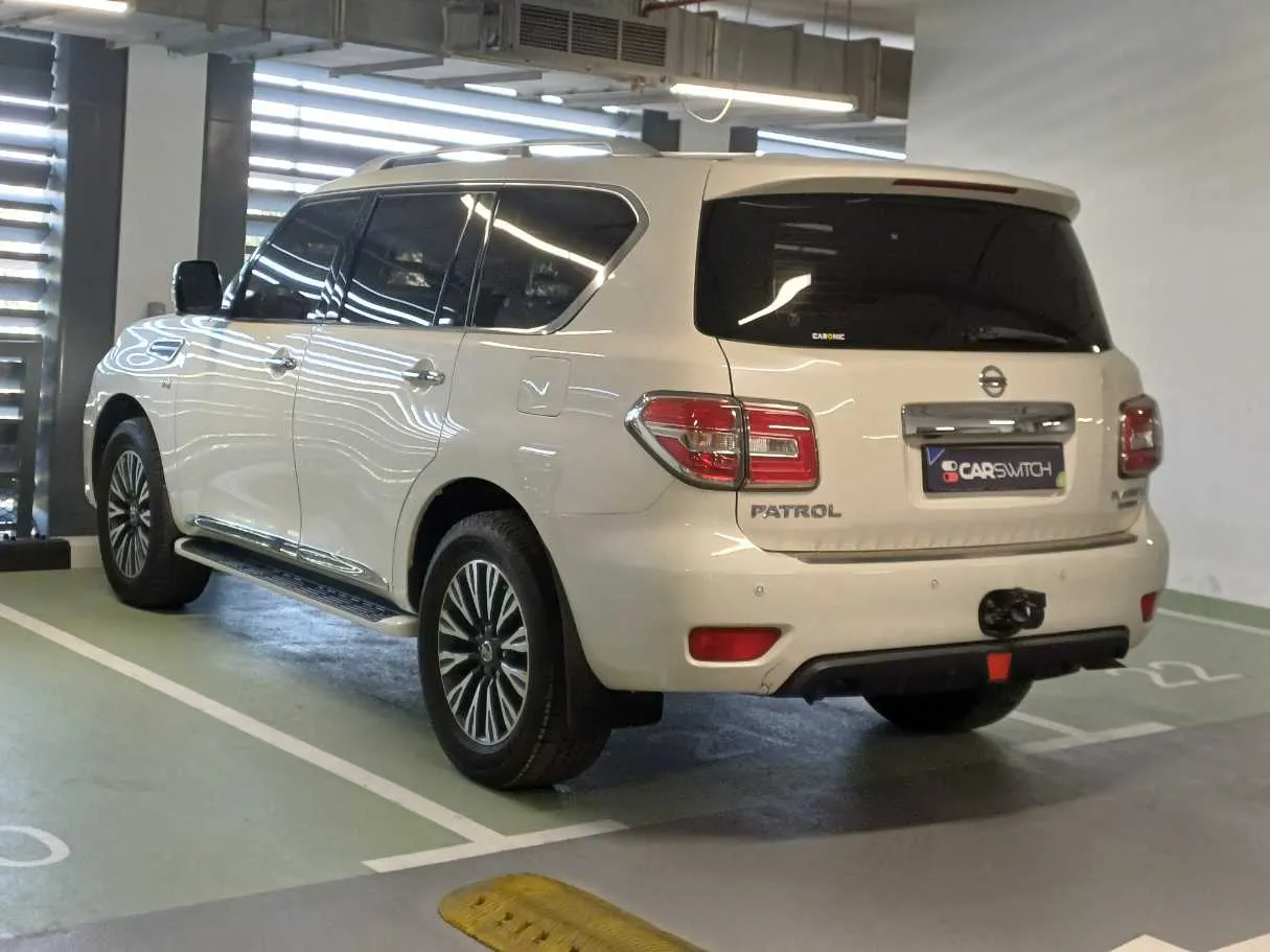 Car image 7