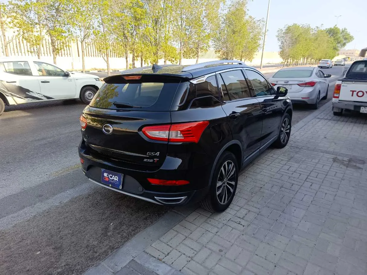 Car image 4