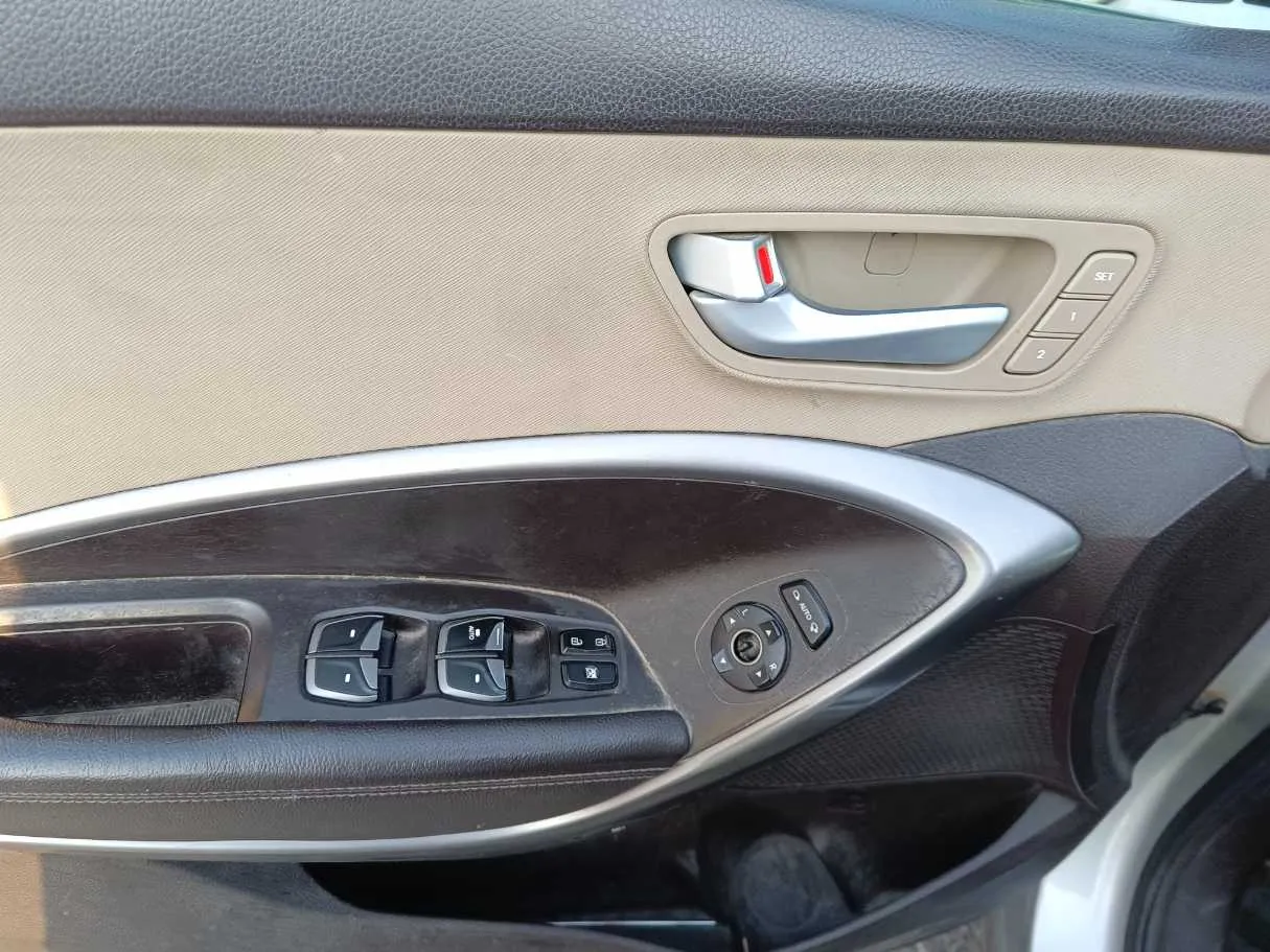 Car image 29