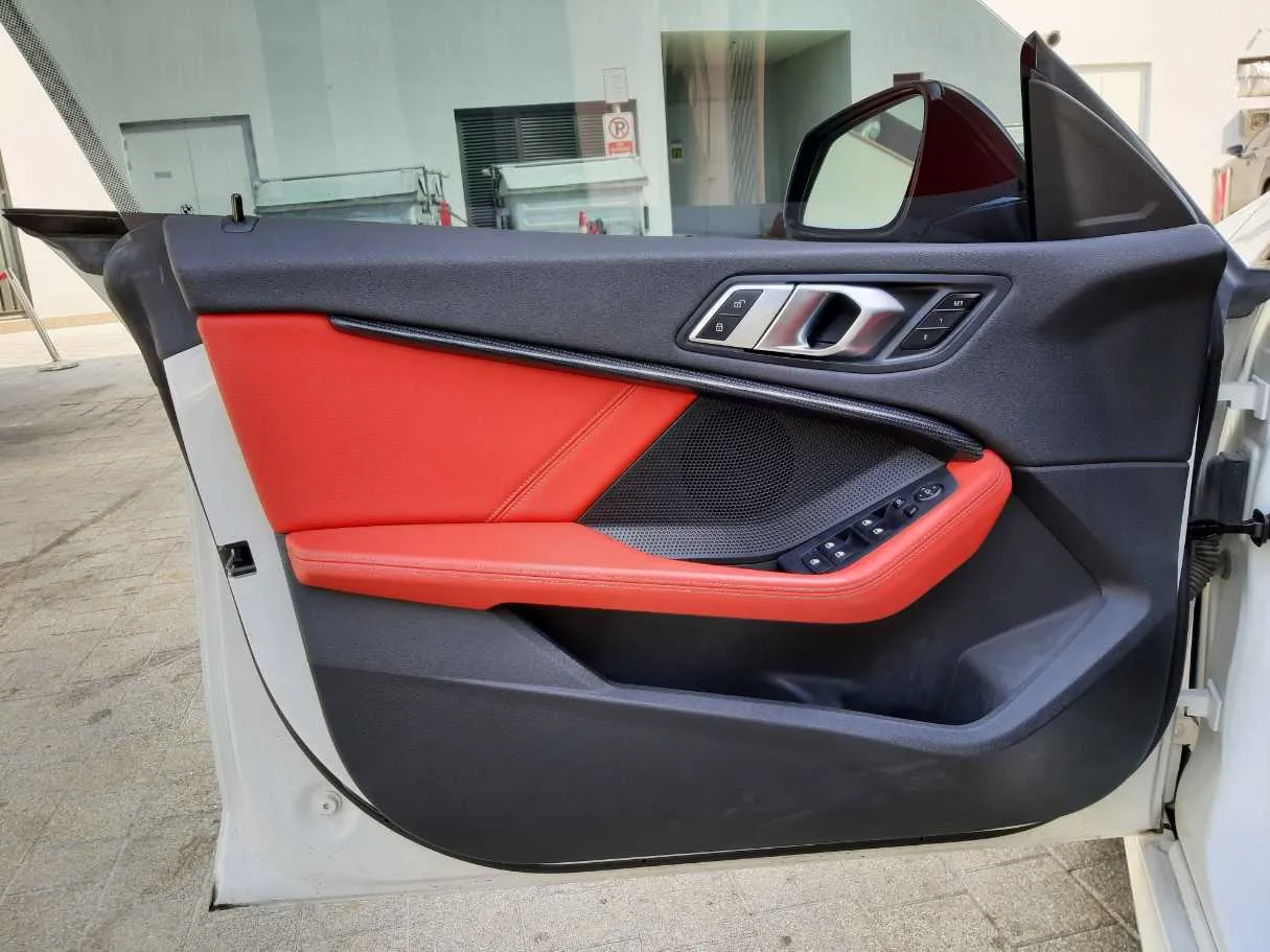 Car image 10
