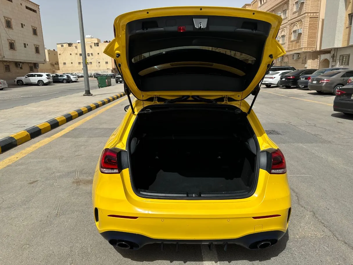 Car image 23