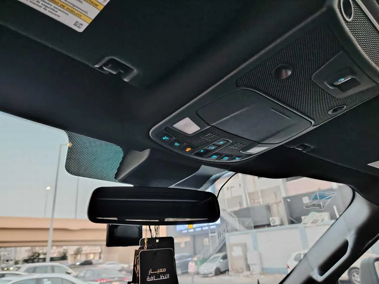 Car image 46