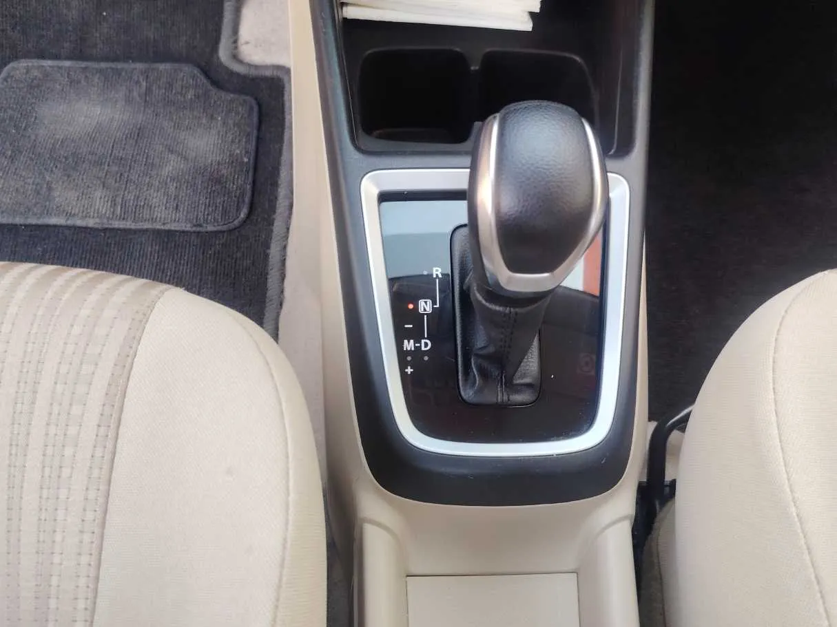 Car image 15