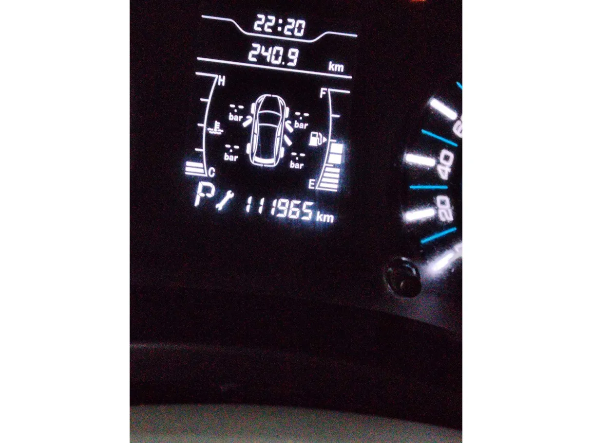 Car image 13