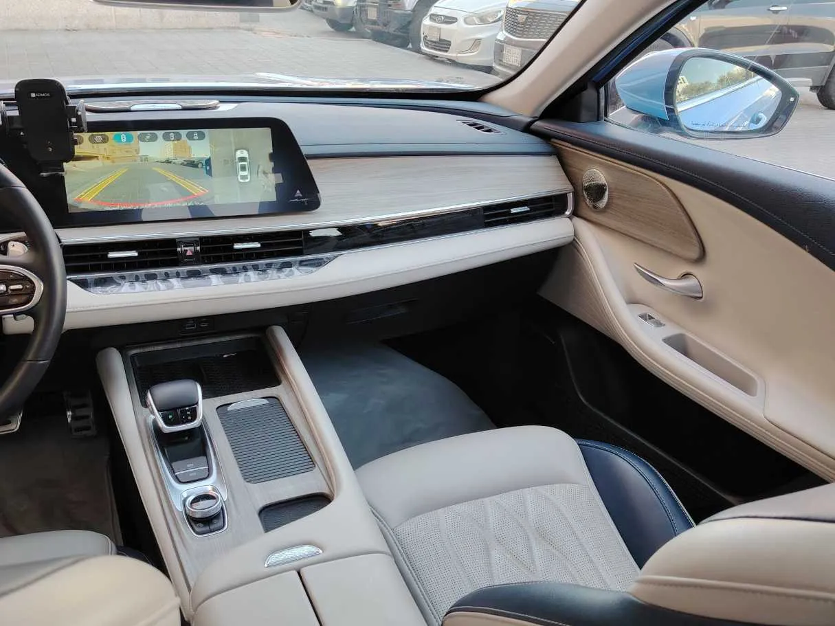 Car image 20