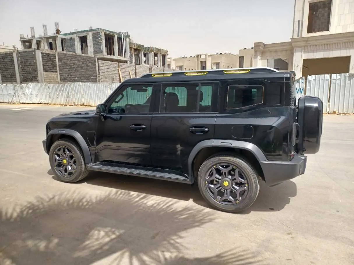 Car image 8