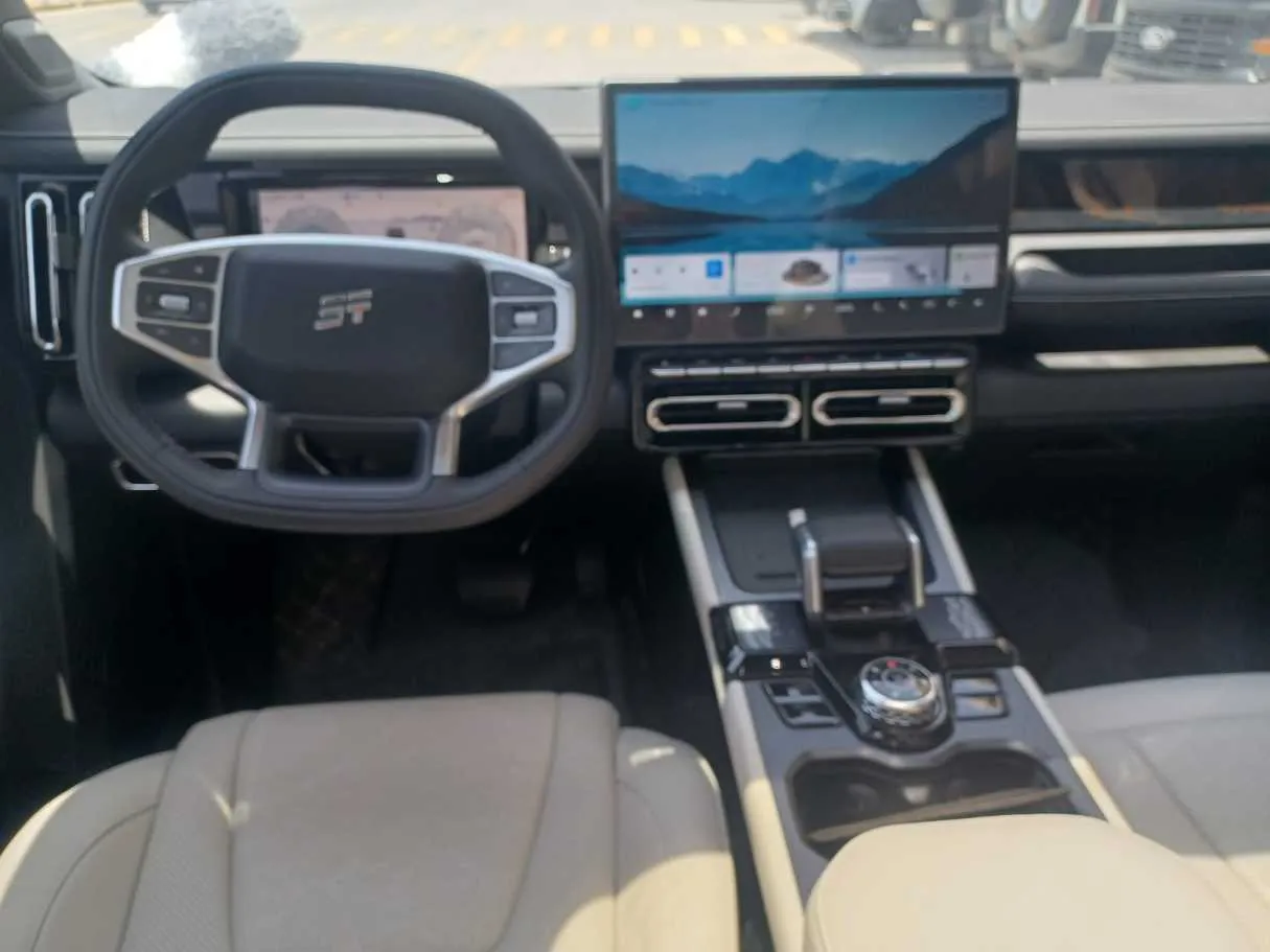 Car image 16