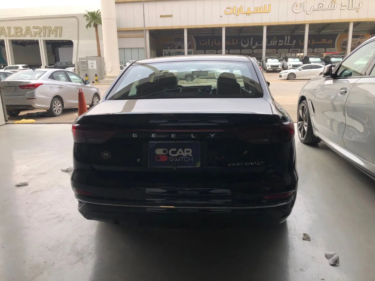 Car image 3