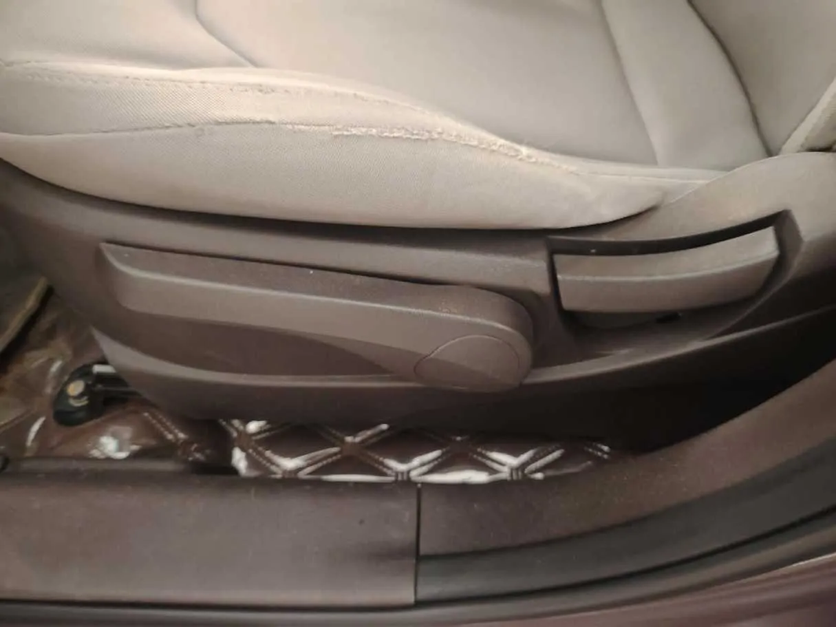 Car image 37