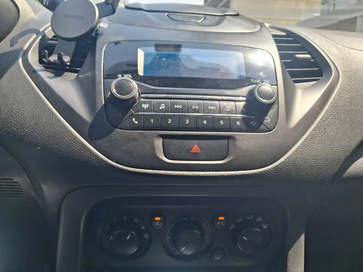 Car image 16