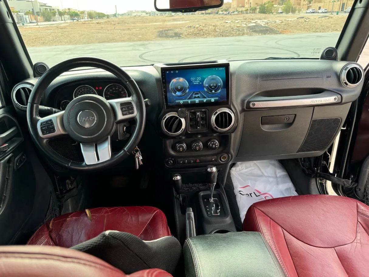 Car image 15