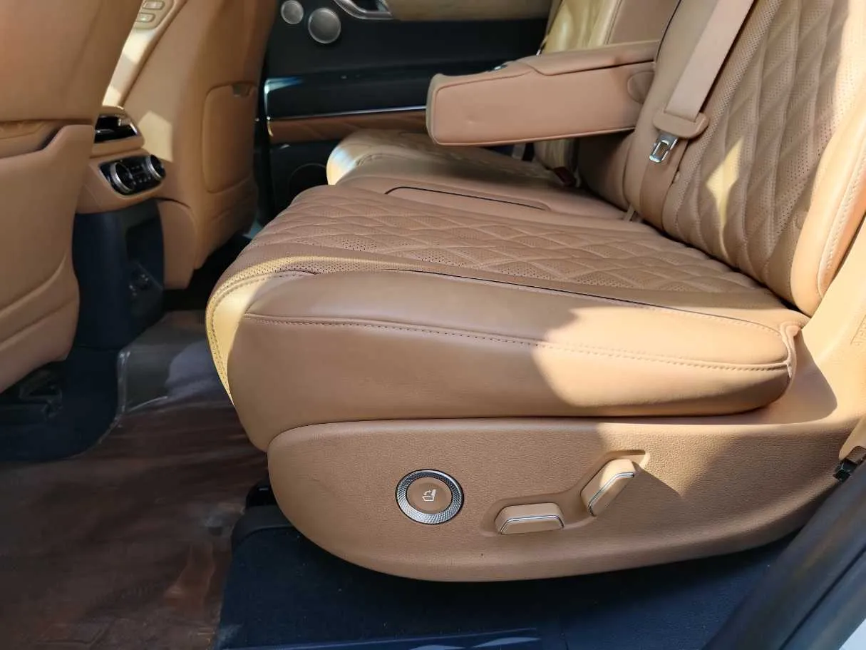 Car image 43