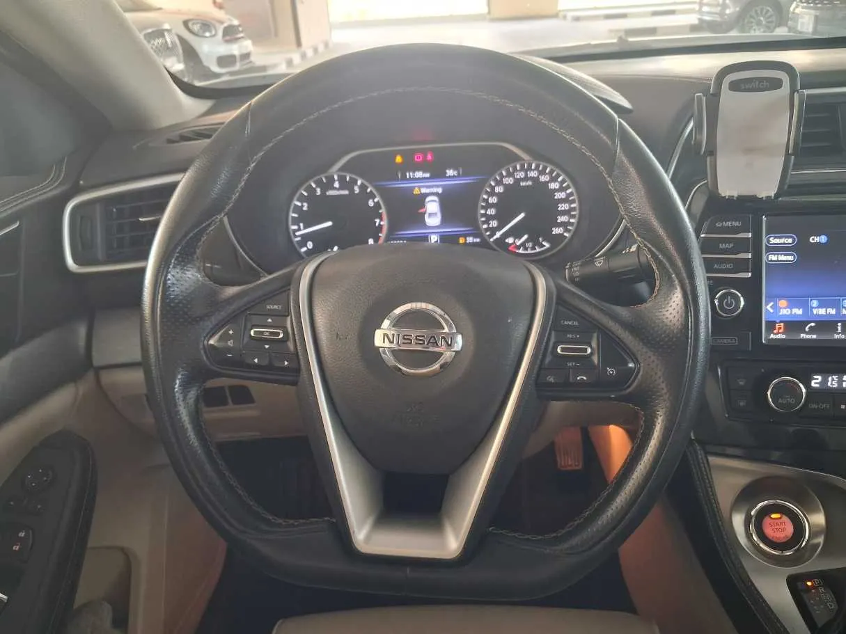 Car image 16