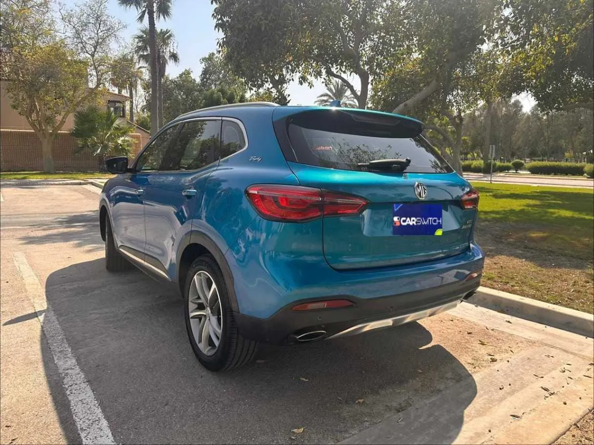 Car image 7