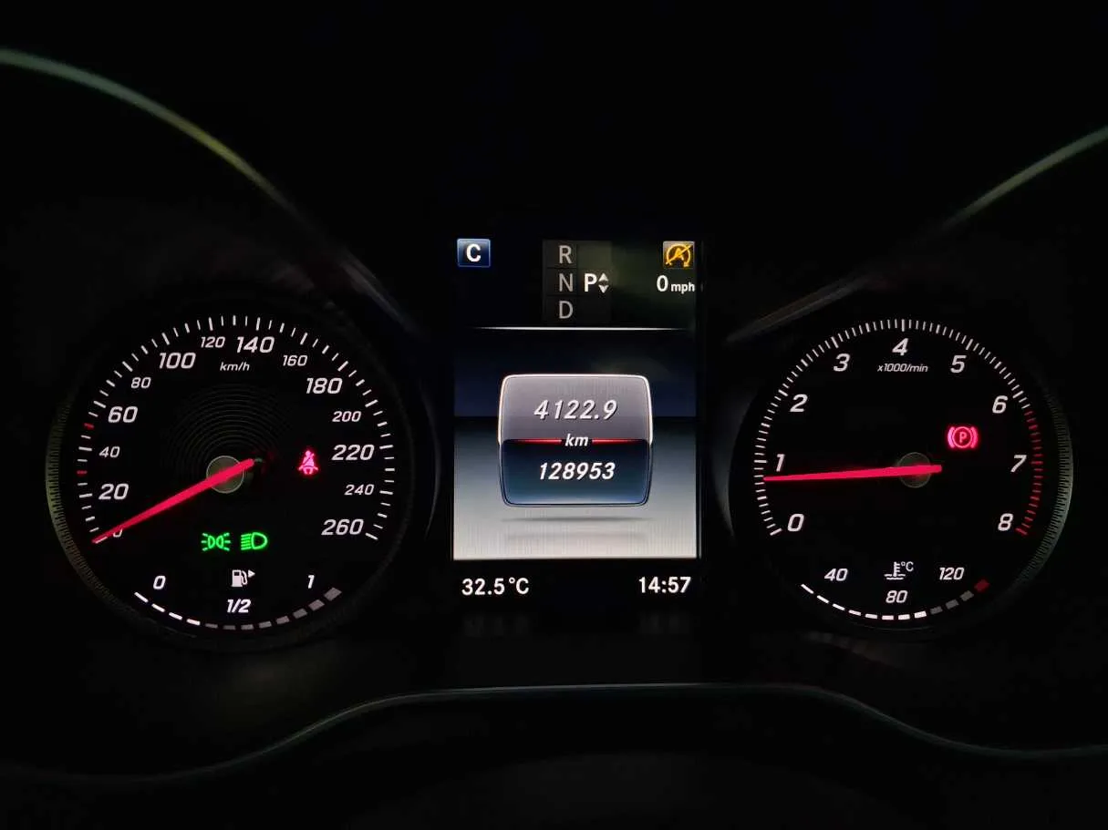 Car image 20