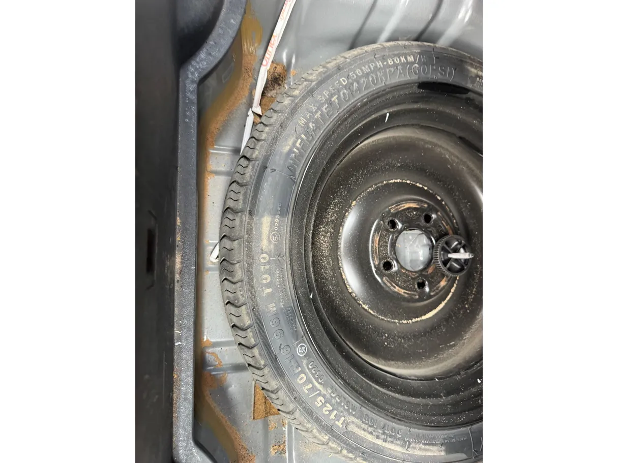 Car image 21
