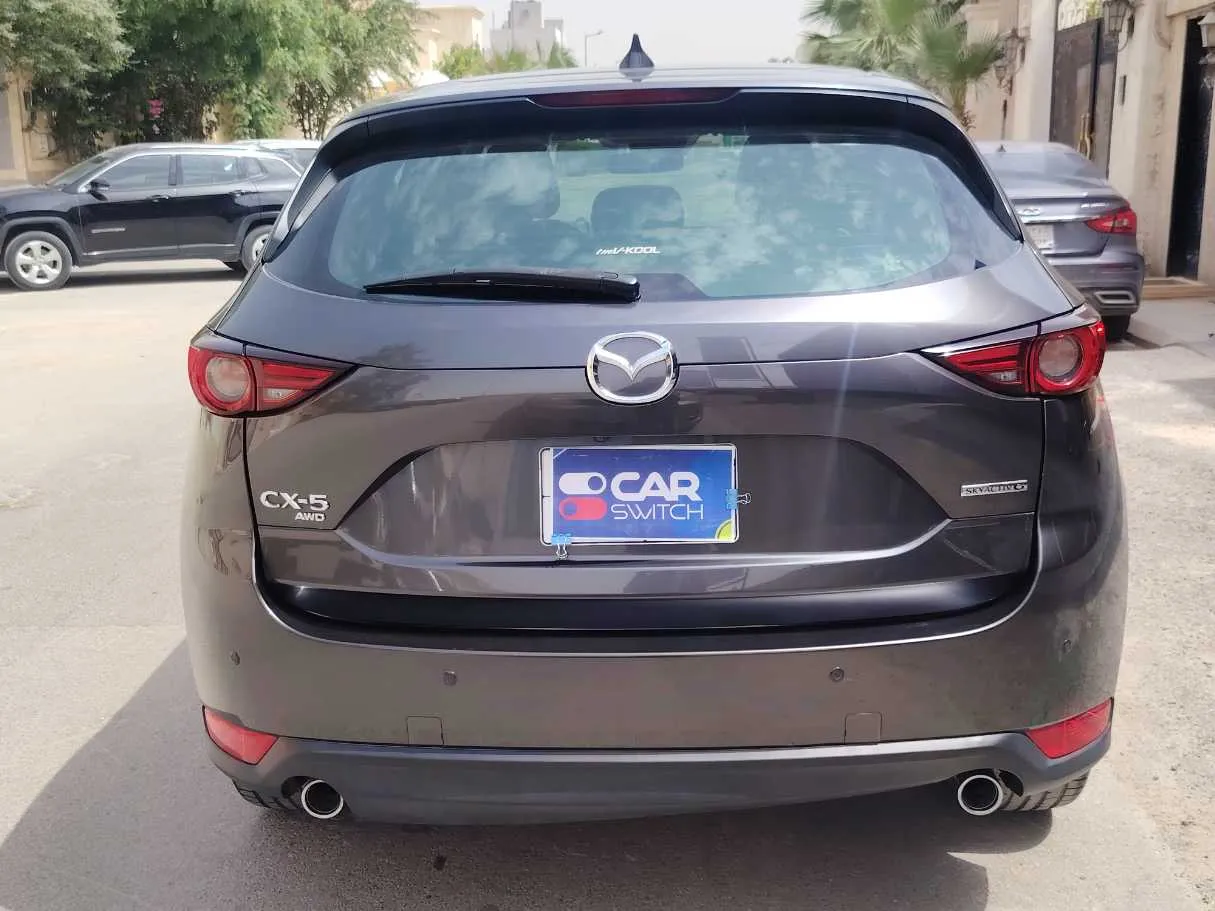 Car image 6