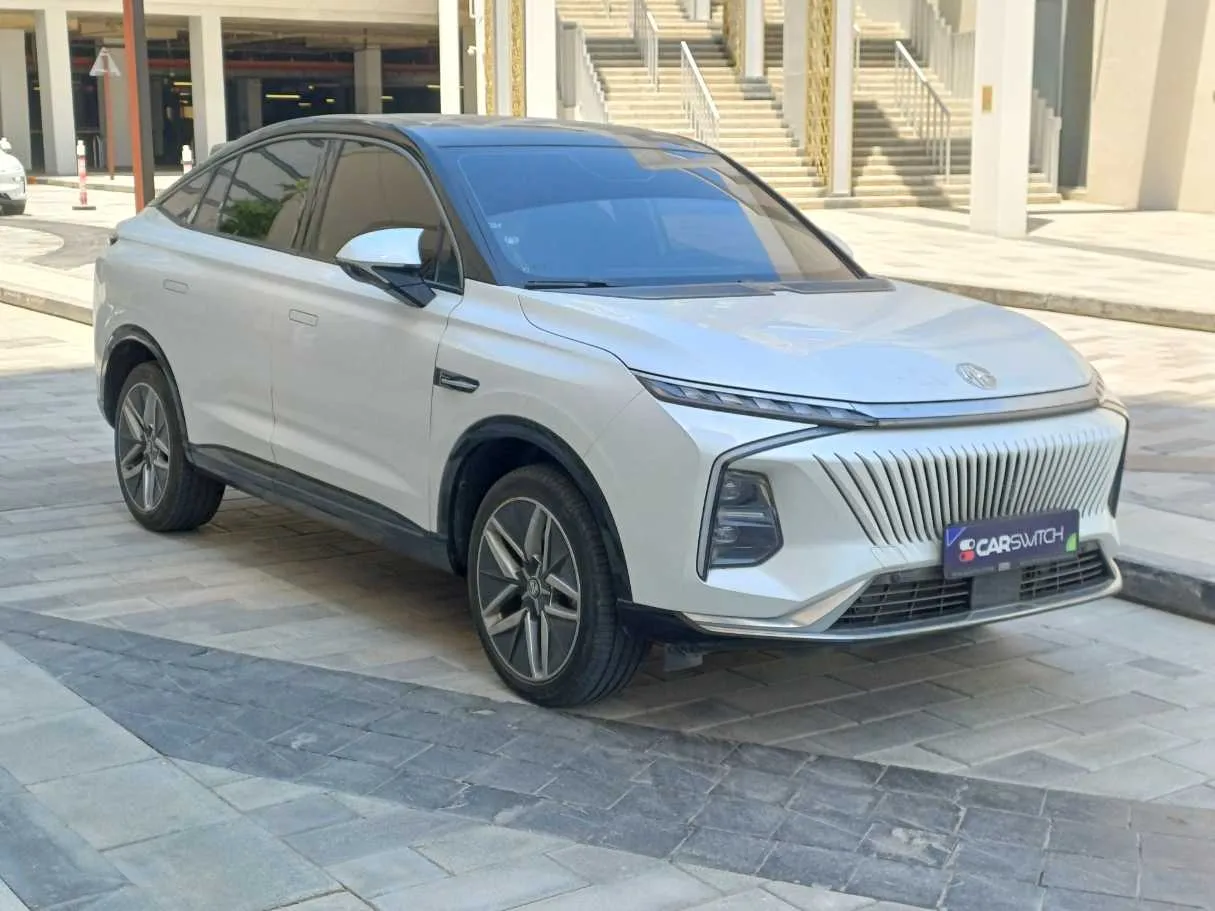 Car image 3