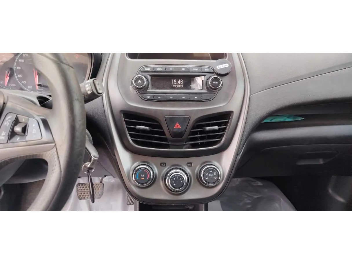 Car image 24