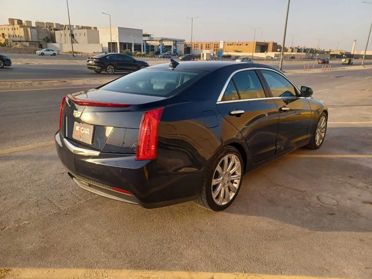 Car image 5